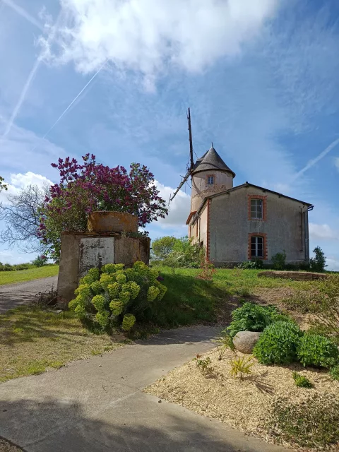 Le Moulin