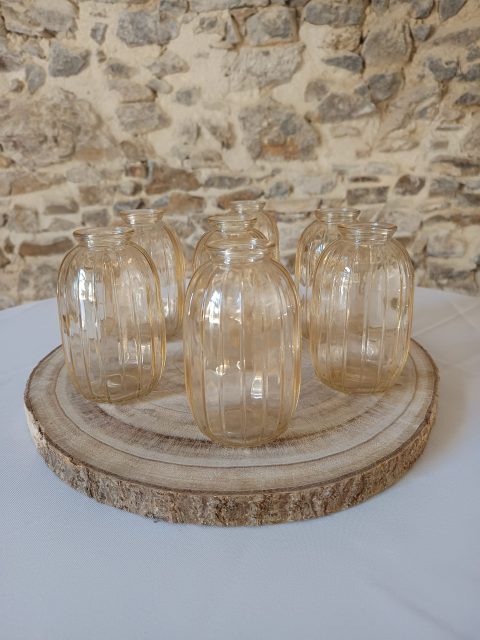 7 Vases à disposer sur table de réception