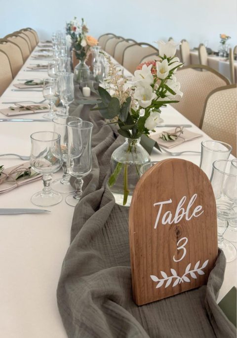 Numéro de table en bois